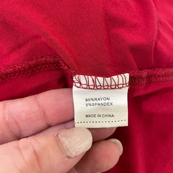 3/$35 Bright Red long tunic top. XL - Picture 4 of 4